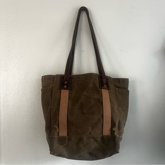 Artifact Bags Utility tote olive
waxed canvas made in USA long leather handles - Picture 16 of 16